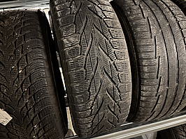1 st. Vinterdäck Nokian 215/60R17 100R XL