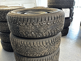 4 st. Vinterhjul Bridgestone 215/65R16 102T