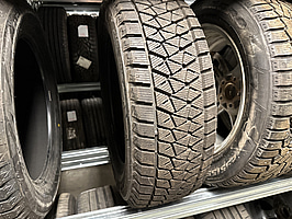 1 st. Vinterdäck Bridgestone 215/65R16 98S