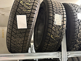 4 st. Vinterdäck, Bridgestone 215/60R17