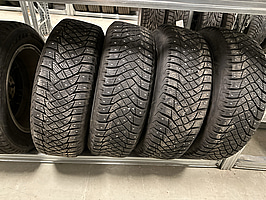 4 st. Vinterhjul, Goodyear 215/65R17 103T