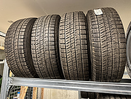 4 st. Vinterhjul, Bridgestone 215/65R16