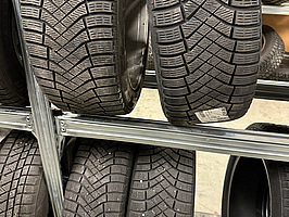 4 st. Vinterhjul, Pirelli 245/45R18 100H