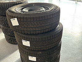 4 st. Vinterhjul Bridgestone 215/65R16 102S