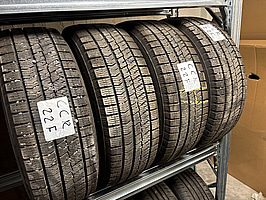 4 st. Vinterhjul Bridgestone 215/65R16 102S