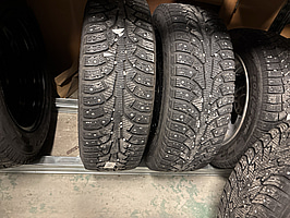 2 st. Vinterhjul Nokian 215/65R16 102T
