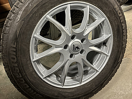 1 st. Vinterhjul Bridgestone 225/65R17 106T