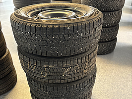 4 st. Vinterhjul Bridgestone 215/65R16 102S
