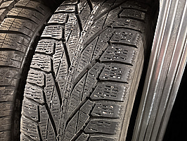 1 st. Vinterdäck Nokian 215/60R17 100R XL