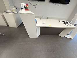 Kontorsplats skrivbord B265, D92 cm, samt 2 st sidorbord