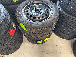 Däck Kumho WP52 165/65 R14 på stålfälg