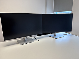 2 st. Datorskärmar från Dell samt dokumentförstörare
