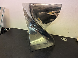 Piedestal av aluminium