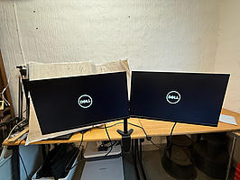2 st Dell 24-tums skärmar