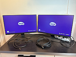 2 st 27-tums datorskärmar