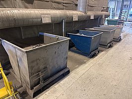 5 st avfallscontainrar
