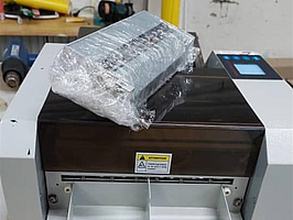 Kortskärnings-/kortslittermaskin