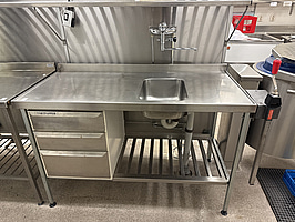 Rostfri diskbänk med ho, lådor & konservöppnare | 138x65x89 cm