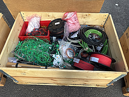 Pall med diverse labb-kabel , termoelement med mera
