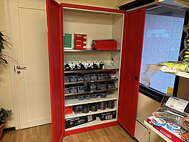 Diverse lim, skruv m.m