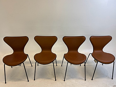 4 st. Stolar Fritz Hansen, sjuan 3107, Totalt ord. pris inkl. moms: ca 41900 kr