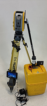Totalstation Trimble S7, med tripod och fältdatorer