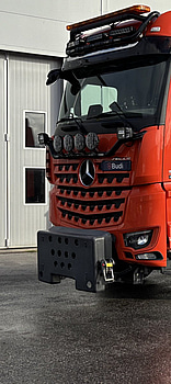 Tridemväxlare Mercedes-Benz Arocs 3758 -2023 | JOAB 24 ton | Plogutrustad