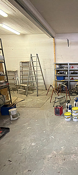 Målarutrustning, stegar, färg m.m. Stort Parti.