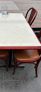 8 st. bord med 22 st. stolar, marmorerad topp