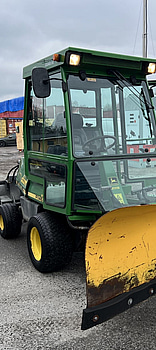 Redskapsbärare John Deere F1145 -1999 | Vikplog | Sandspridare