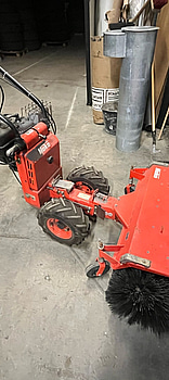 Städmaskin Hako Profi-Variette, röd