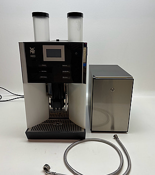 Kaffemaskin WMF 1400 och mjölkkyl Vitrifrigo FG 10l WMFE
