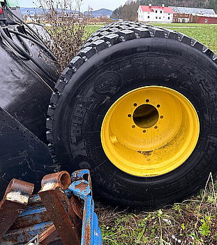 Volvo L60 sommardäck 4 st med fälg nya MICHELIN X BIB 600/55R