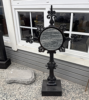 Gravsten | 80x4x127 cm