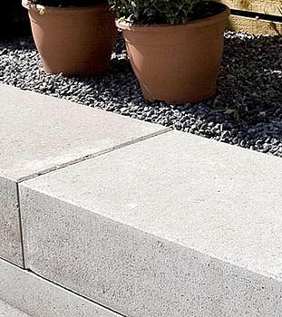 13 st. pall BLOCK BENDERS, 2750007B SLÄT TILL MUR/TRAPP/KANT 700X350X150MM GRÅ B