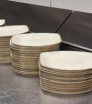 Ovala tallrikar, ca 60 st, Corendon by Kutayan