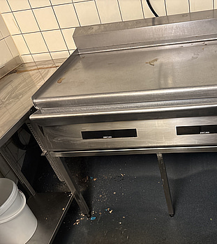 Stekhäll Zernike, med rostfri bänk