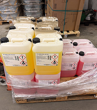 16 st dunkar koncentrerad glykol, 352 kg