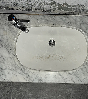 Kommod i marmor, inkl. blandare FM Mattson