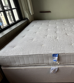 Säng Hypnos inkl. resårmadrass