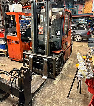 Desta 3,5 t dieseltruck ifrån 2002