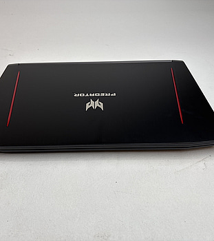 Bärbar gamingdator Acer Predator Helios 300. OBS! Inget OS