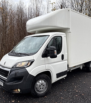 Peugeot Boxer 335  Volymskåp, bakgavellyft (163hk) -2019 Endast 7600 mil!