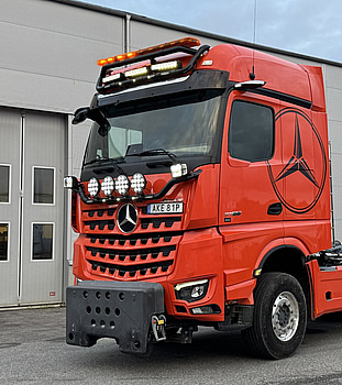 Tridemväxlare Mercedes-Benz Arocs 3758 -2023 | JOAB 24 ton | Plogutrustad