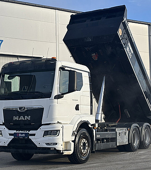 Schaktbil MAN TGS 28.360 6X2-2 BL CH -2023 | Sörling Goldstar