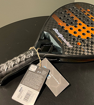 Padelracket Bullpadel Vertex 04 Hybrid 2025, ord. pris 2895 kr