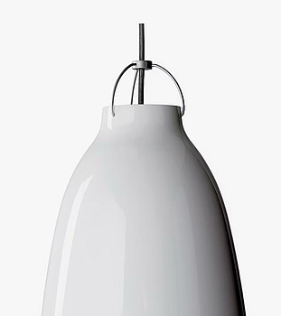 Taklampa Fritz Hansen Caravaggio P2 vit. Ord. pris inkl. moms: ca 5199 kr.
