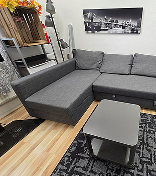 Bäddsoffa med soffbord