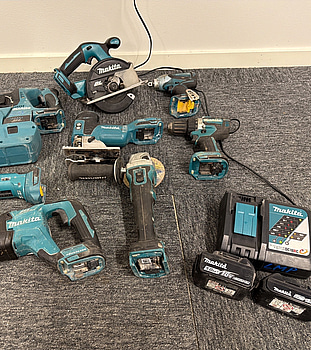 Parti verktyg Makita, ink laddare och 2 st batterier