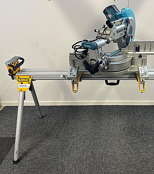 Kap- och gersåg Makita LS1016L, monteringsbyglar Dewalt DE7025-XJ och stativ Dewalt DE7023-XJ